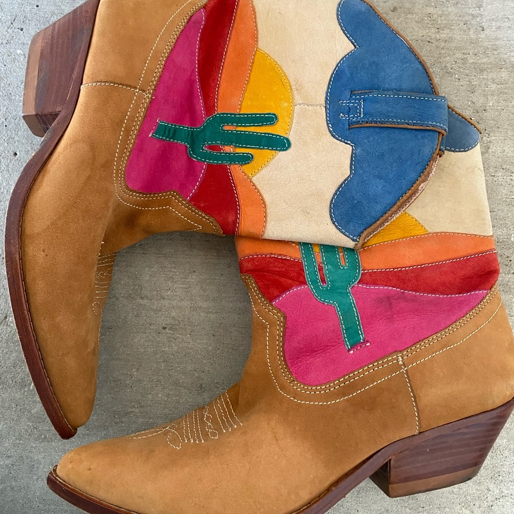 🌵 dessert themed circles cowgirl boots!